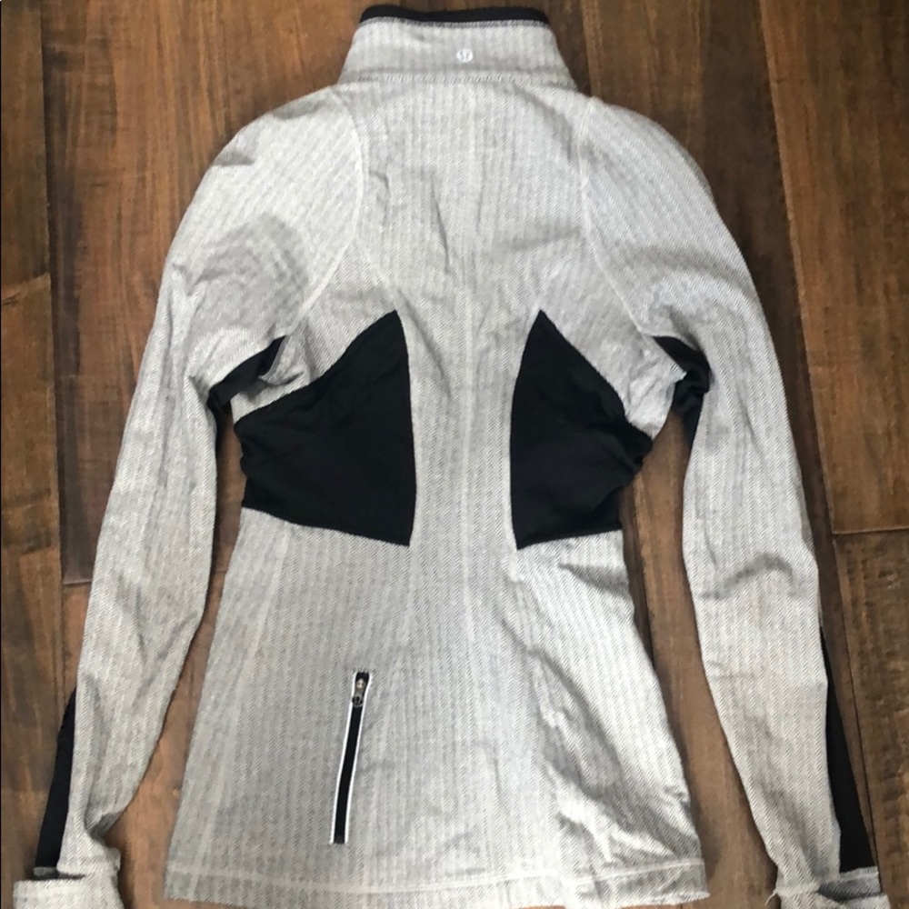 Lululemon jacket - Picture 4 of 4